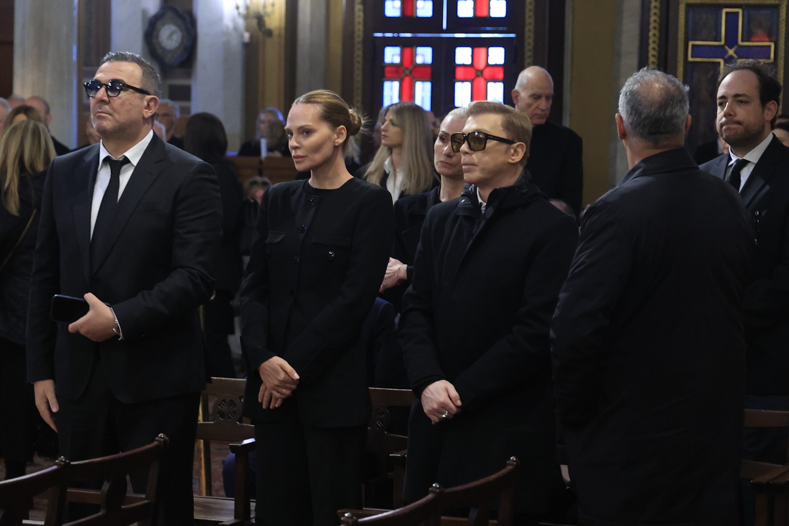 Κηδεία της τραγουδίστριας Μαρινέλλας, στην Μητρόπολη Αθηνών, Τρίτη 31 Μαρτίου 2026. Η Μαρινέλλα πέθανε σε ηλικία 87 ετών έπειτα από έπειτα από σοβαρό εγκεφαλικό επεισόδιο που είχε υποστεί τον Σεπτέμβριο του 2024 τραγουδώντας στη σκηνή του Ηρωδείου. Πρωταγωνίστησε  στη μουσική σκηνή επί 65 χρόνια. Ερμήνευσε αμέτρητα τραγούδια σπουδαίων συνθετών και στιχουργών, ενώ γνώρισε αμέτρητο θαυμασμό σε κάθε εμφάνισή της σε κέντρα, θεατρικές σκηνές και συναυλιακούς χώρους. (ΓΙΩΡΓΟΣ ΚΟΝΤΑΡΙΝΗΣ/EUROKINISSI)