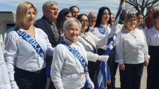 25η Μαρτίου στη Ρόδο: Μαθήτρια ετών 82 παρέλασε περήφανα μπροστά σε χιλιάδες κόσμου