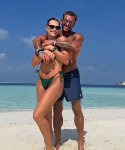 Η Αρίνα Σαμπαλένκα με τον σύντροφό της Γιώργο Φραγκούλη στις Μαλδίβες