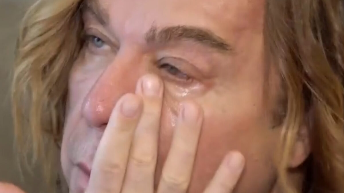 Ο Τρύφωνας Σαμαράς κατά τη διάρκεια της συνέντευξης