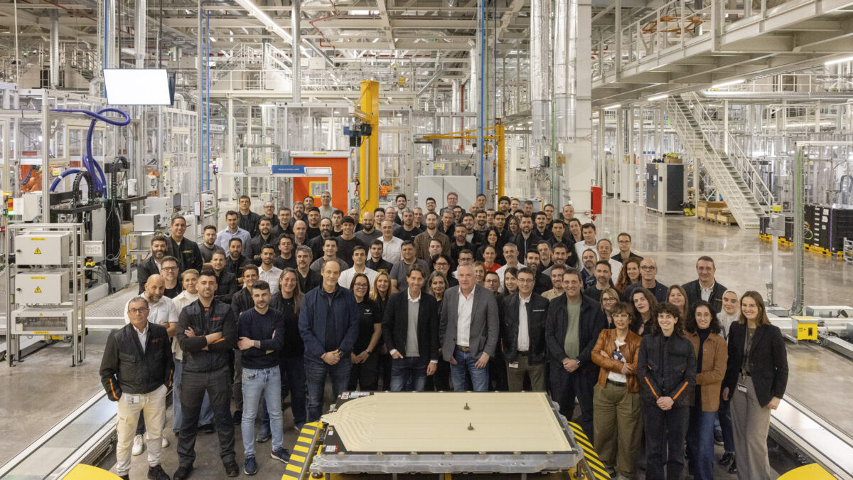 seat-cupra-begins-series-assembly-of-battery-systems-as-another-step-towards-the-launch-of-the-cupra-raval-01