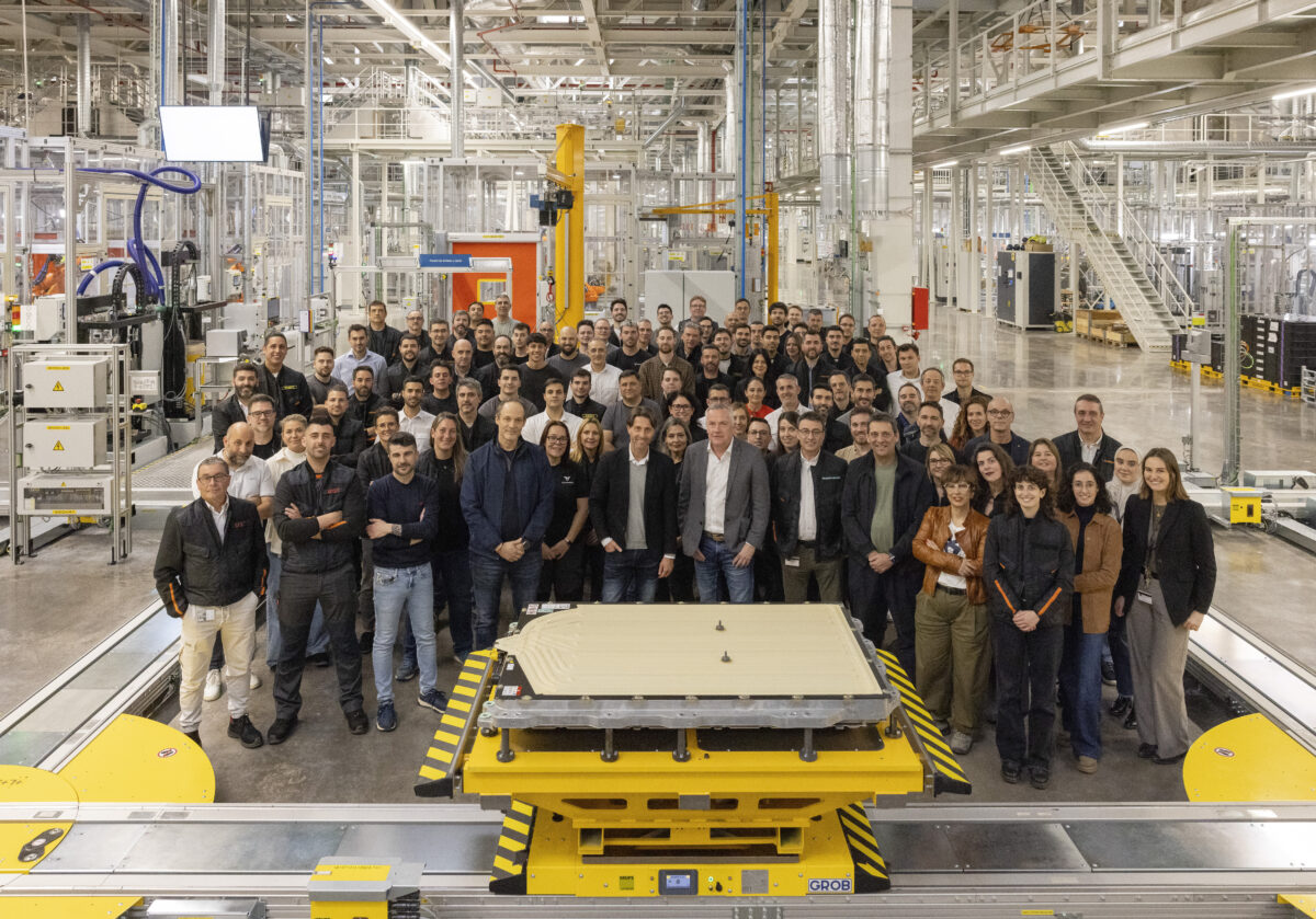 seat-cupra-begins-series-assembly-of-battery-systems-as-another-step-towards-the-launch-of-the-cupra-raval-01