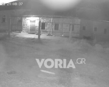 Σεισμός στο Άγιο Όρος: Η στιγμή που τα 4,9 ρίχτερ «χτυπούν» τις Καρυές – Εικόνες με τις ρωγμές