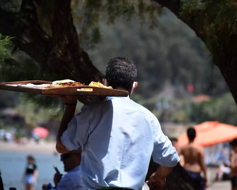 ΝΑΥΠΛΙΟ - ΠΡΩΤΟΜΑΓΙΑ ΣΤΙΣ ΠΑΡΑΛΙΕΣ. (EUROKINISSI-ΒΑΣΙΛΗΣ ΠΑΠΑΔΟΠΟΥΛΟΣ)