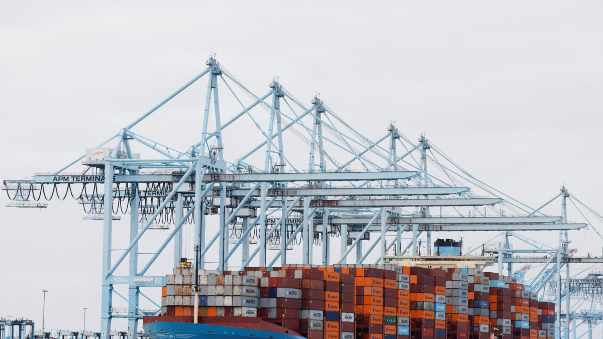 Εμπορευματοκιβώτια σε πλοίο της Maersk