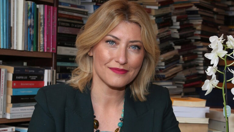 Σία Κοσιώνη