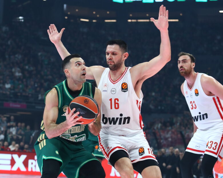 Ο Σλούκας και ο Παπανικολάου