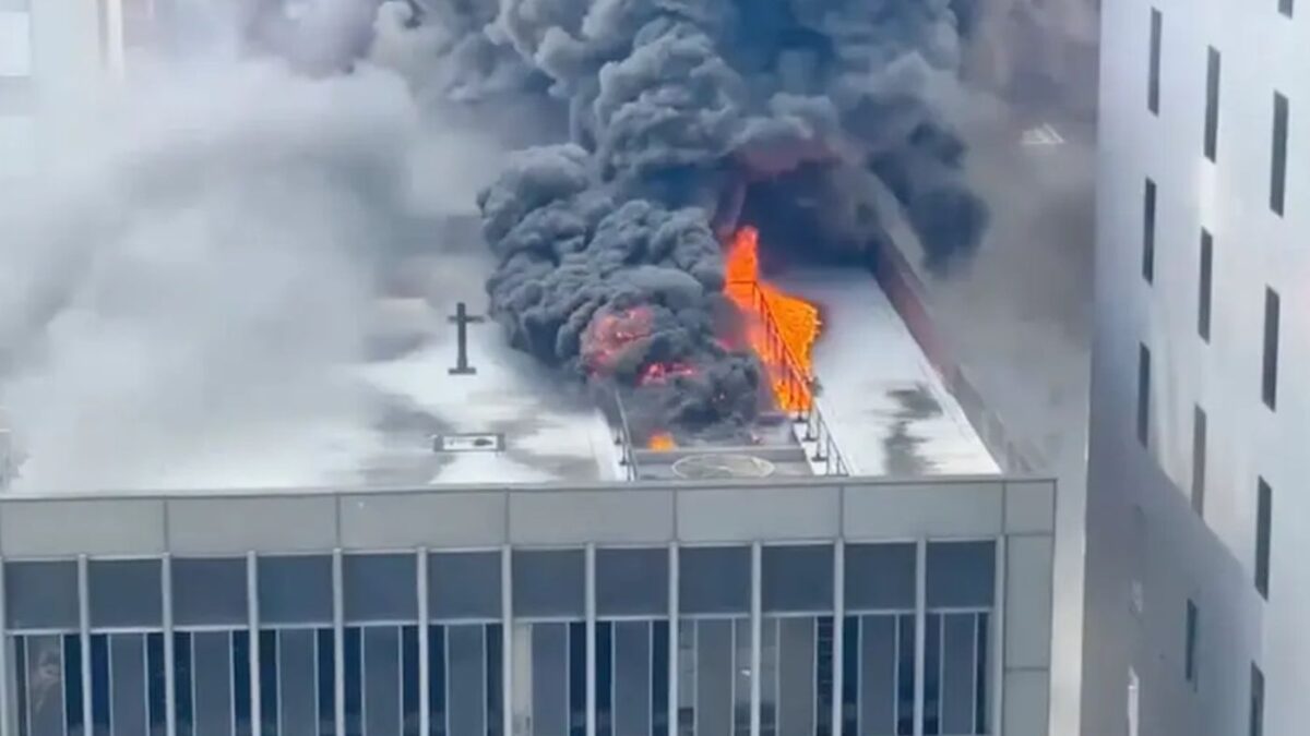 Καπνοί σε ουρανοξύστη του Μανχάταν