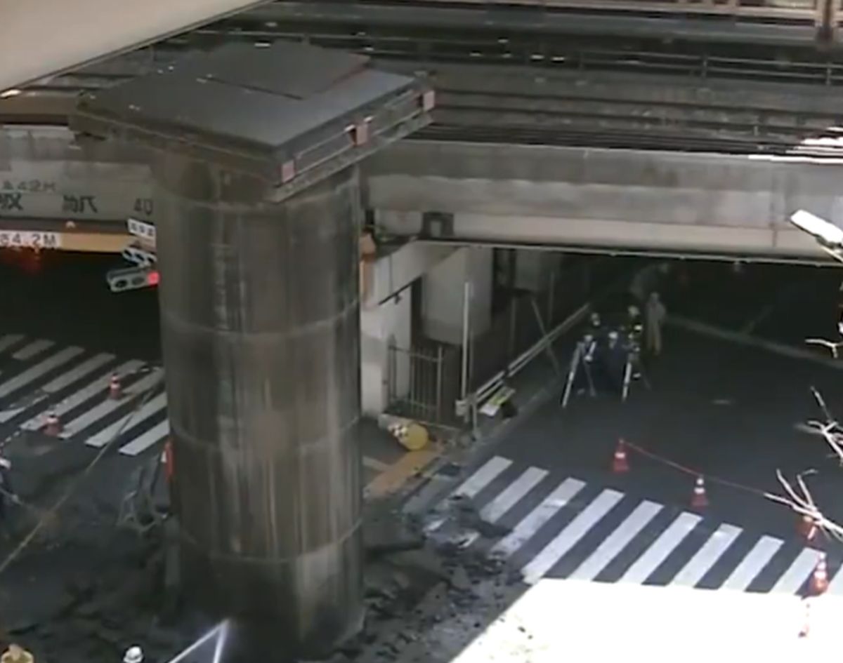 Γιγάντιος υπόγειος σωλήνας