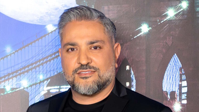 Ο Λευτέρης Σουλτάτος στην εκπομπή «The 2Night Show»