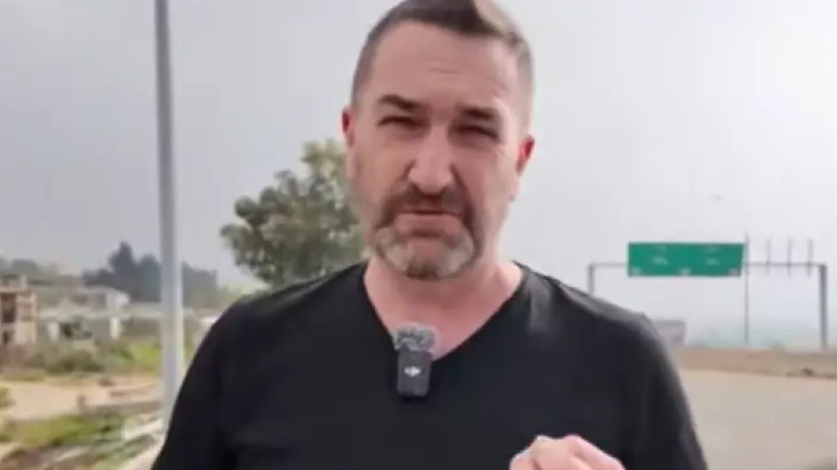 Ο δημοσιογράφος του Russia Today Στιβ Σουίνι