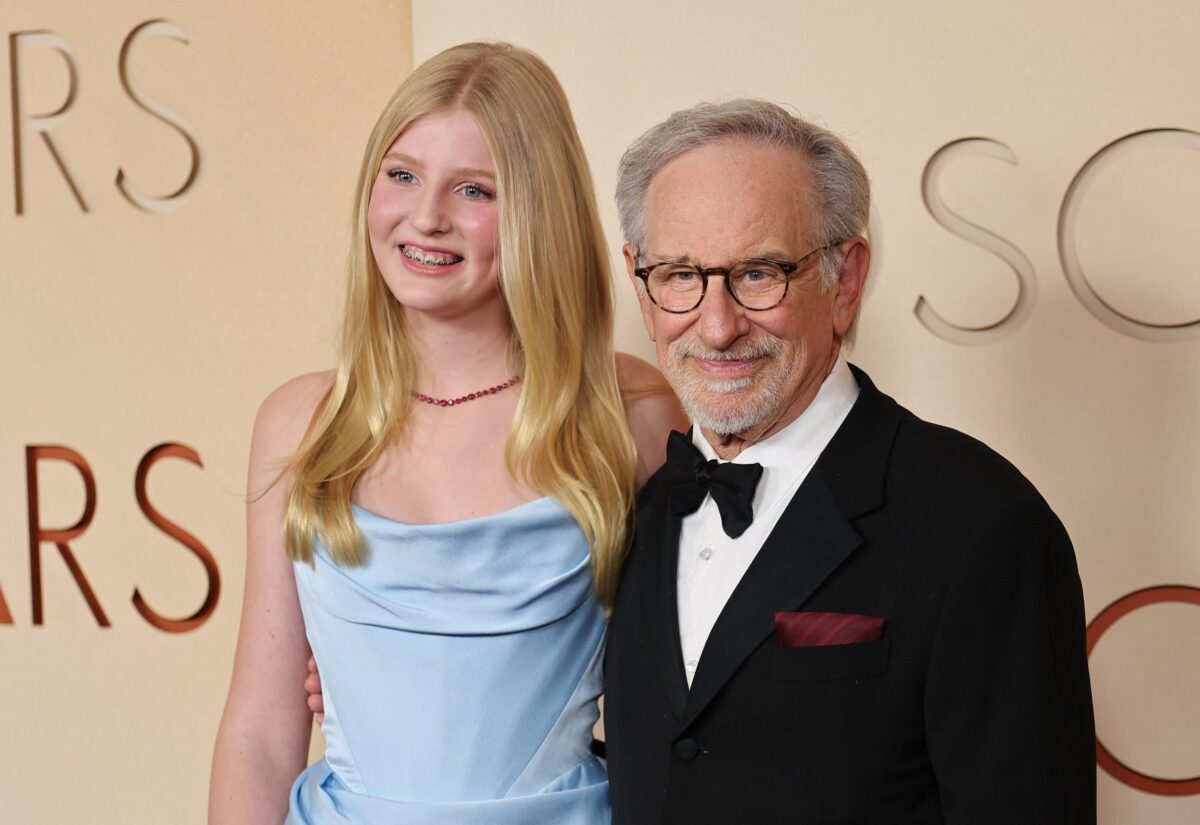Ο Στίβεν Σπίλμπεργκ εμφανίστηκε στα Όσκαρ με τη 13χρονη εγγονή του