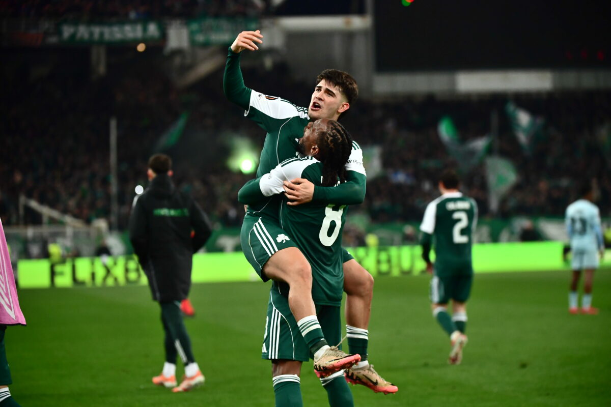 Ο Ταμπόρδα πανηγυρίζει το γκολ στο ΟΑΚΑ