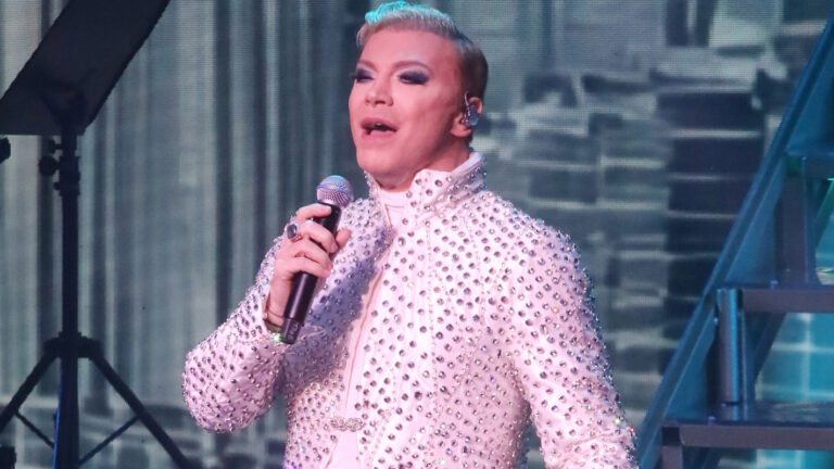 Τάκης Ζαχαράτος