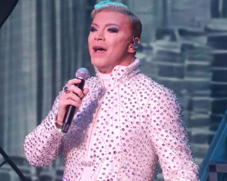 Τάκης Ζαχαράτος