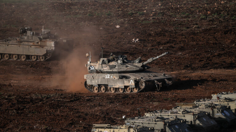Ισραηλινά τανκς στα σύνορα με τον Λίβανο