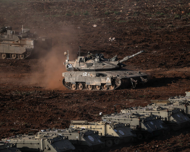 Ισραηλινά τανκς στα σύνορα με τον Λίβανο