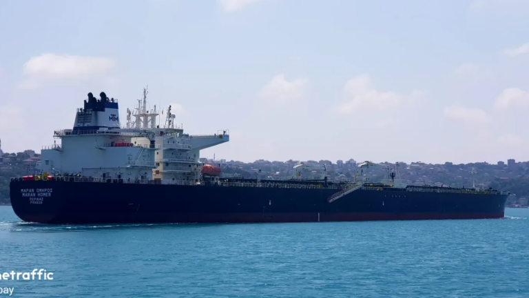 Το ελληνόκτητο δεξαμενόπλοιο που χτυπήθηκε στη Μαύρη Θάλασσα