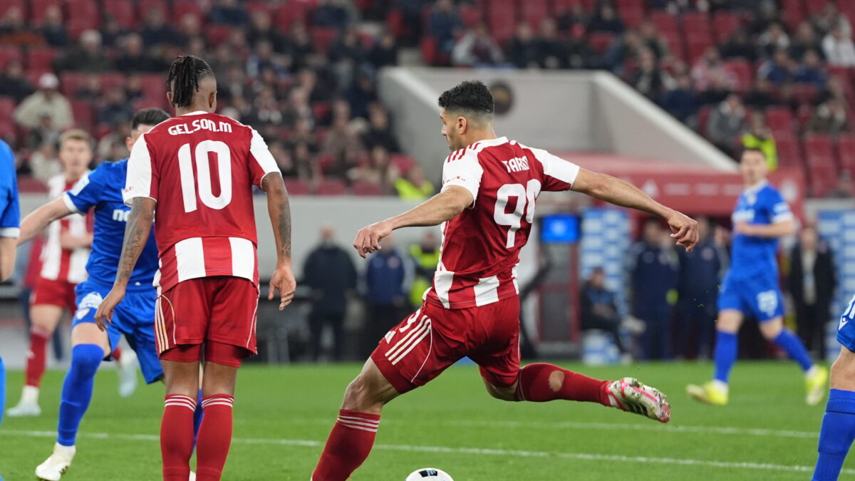 Ο Ταρέμι σε σουτ στο παιχνίδι με την ΑΕΛ Novibet