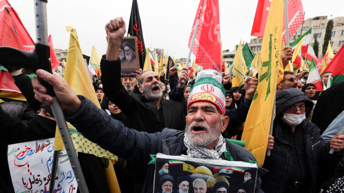 Διαδηλωτές υπέρ του Χαμενεΐ στην Τεχεράνη