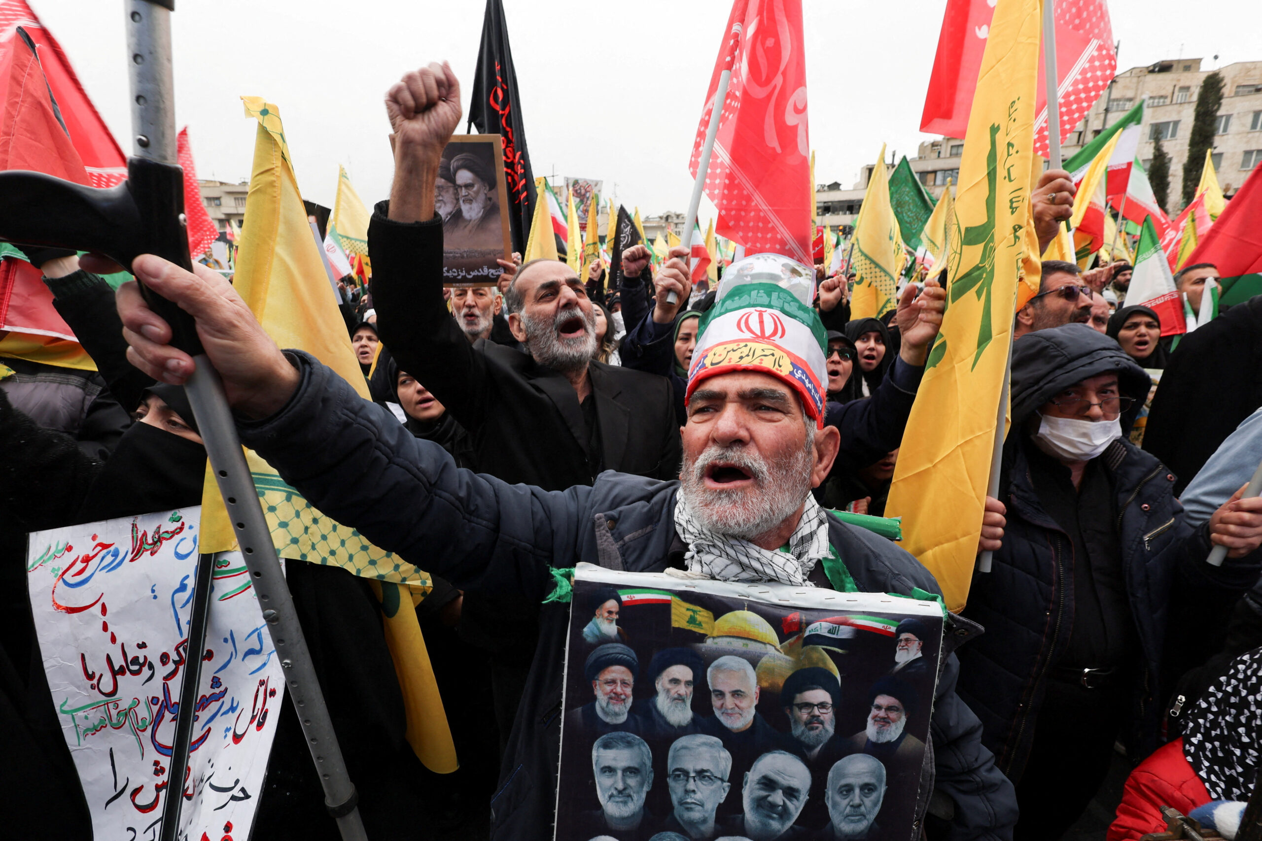 Protest marking the annual al-Quds Day (Jerusalem Day) on the last Friday of the holy month of Ramadan in Tehran Διαδηλωτές υπέρ του Χαμενεΐ στην Τεχεράνη / REUTERS/Alaa Al Marjani TPX IMAGES OF THE DAY