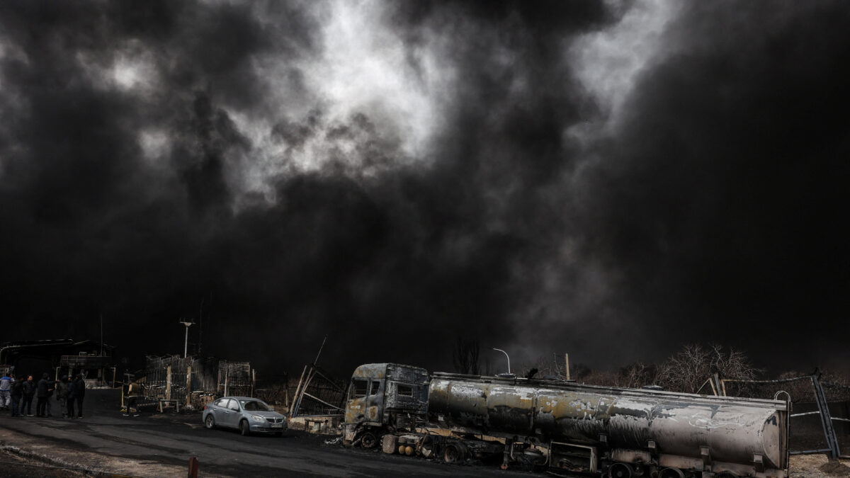 Μαύροι καπνοί στην Τεχεράνη