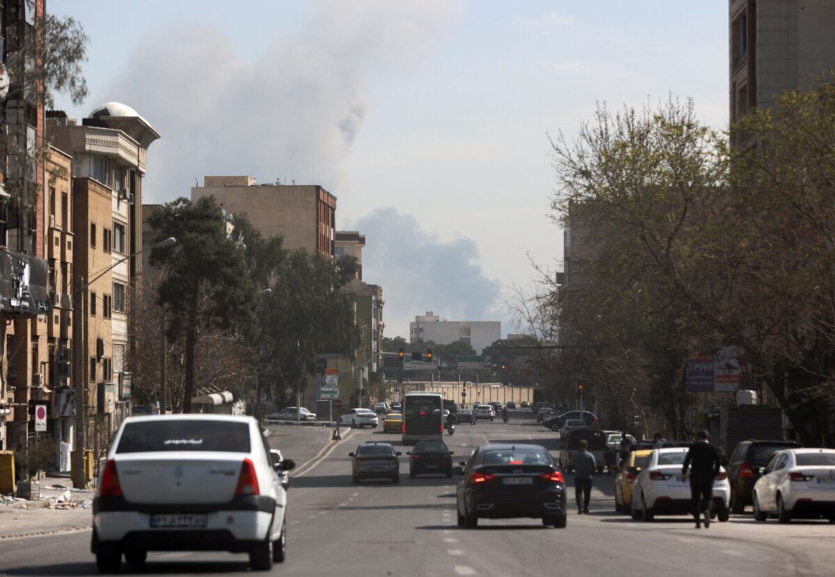 Καπνός στην Τεχεράνη
