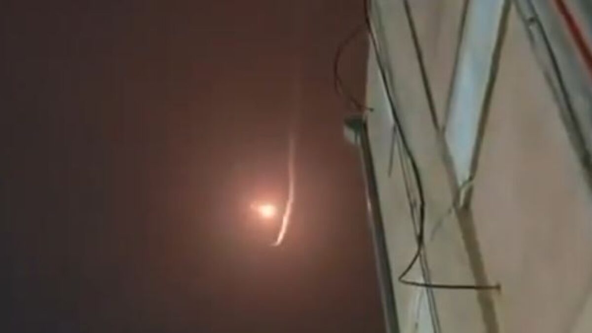 Πύραυλος πάνω από το Τελ Αβίβ