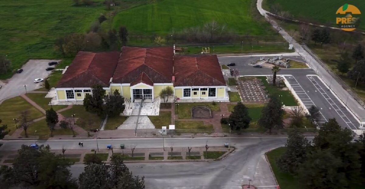 Το κτίριο όπου θα πραγματοποιηθεί η δίκη για τα Τέμπη