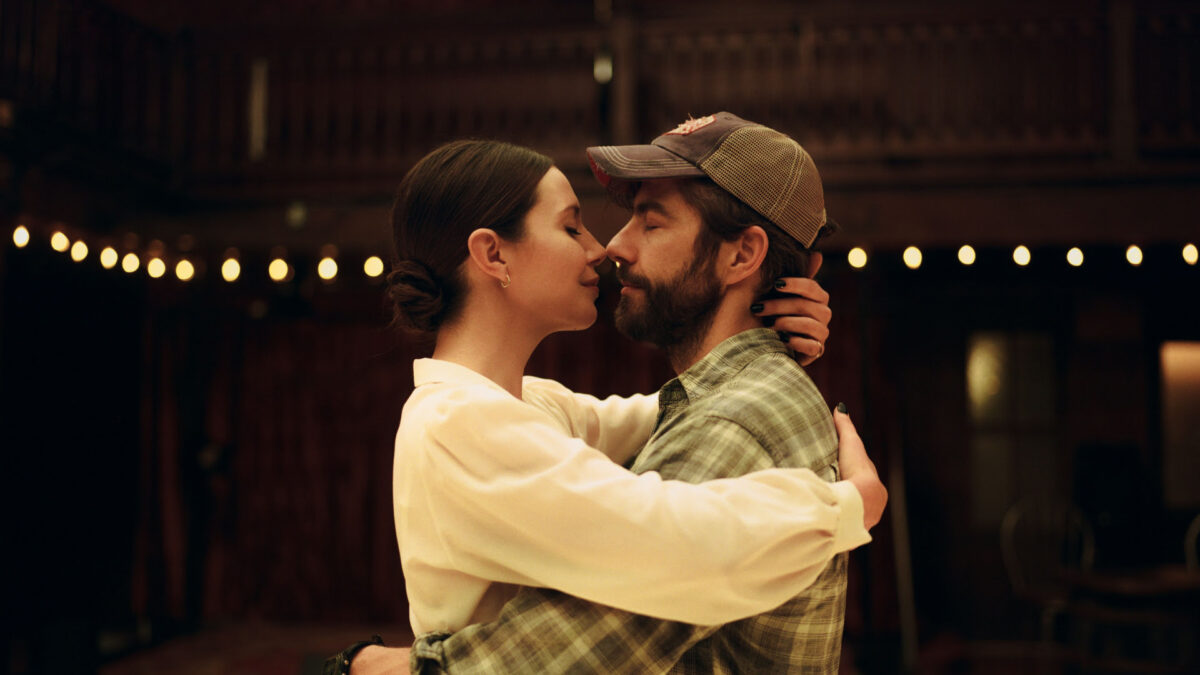 Cinobo: «Ιnterns», «Party Down», «Dracula» και όλες οι ταινίες και σειρές που ήρθαν και δεν πρέπει να χάσεις