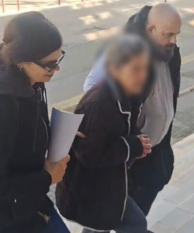 Η 77χρονη στο Δικαστικό Μέγαρο Θεσσαλονίκης