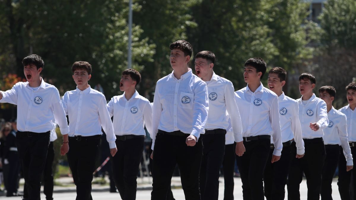 Μαθητική παρέλαση στη Θεσσαλονίκη για την 25η Μαρτίου