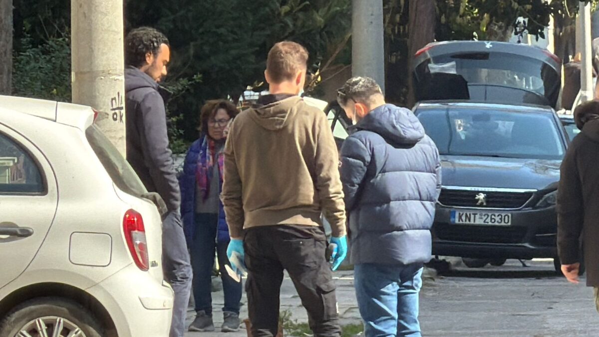 Άνδρες της Σήμανσης στο σημείο της δολοφονίας