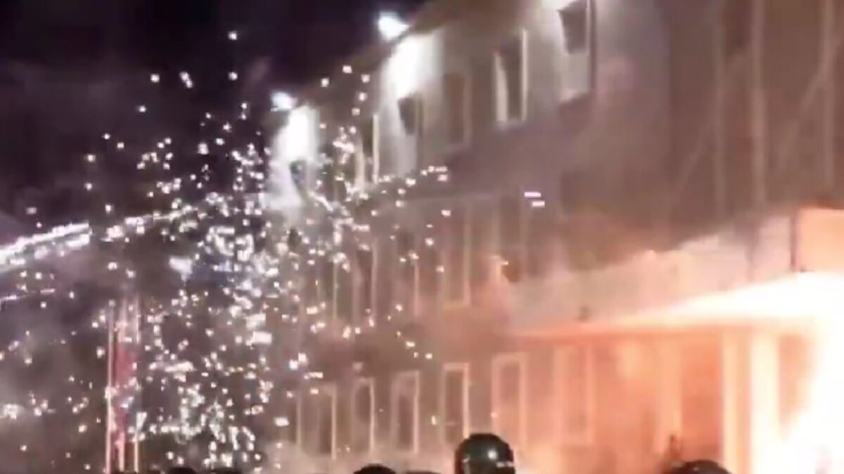 Επεισόδια στα Τίρανα