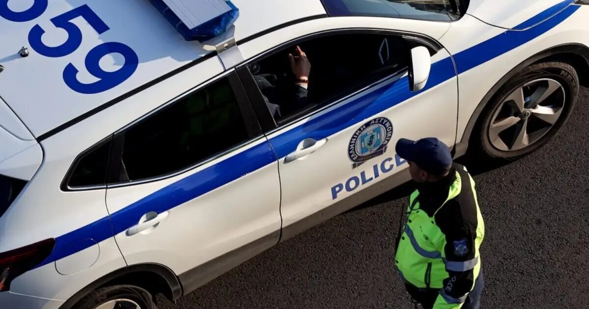 Λεωφόρος Βουλιαγμένης: Ντελαπάρισε φορτηγό, απεγκλωβίστηκε ο οδηγός