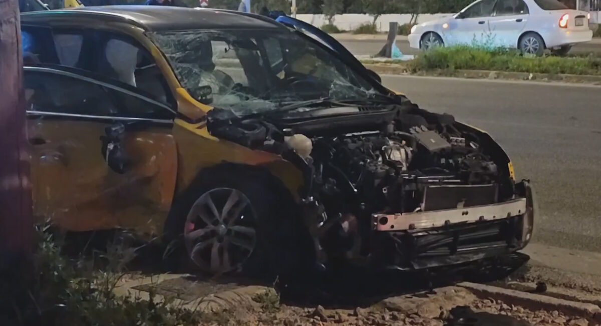 Σοβαρό τροχαίο στη λεωφόρο Βάρης - Κορωπίου