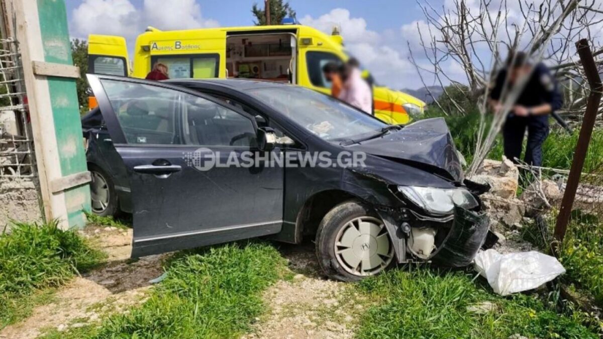 Το αμάξι που "καρφώθηκε" στον μαντρότοιχο