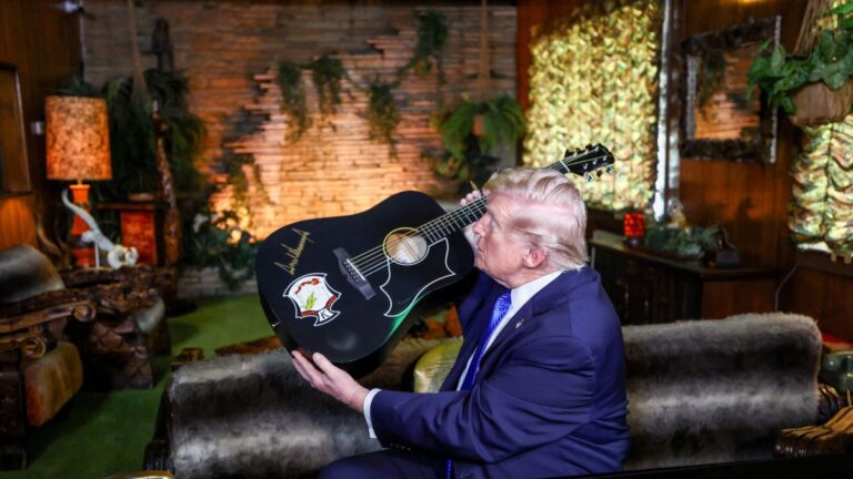 Επίσκεψη του Ντόναλντ Τραμπ στο Graceland