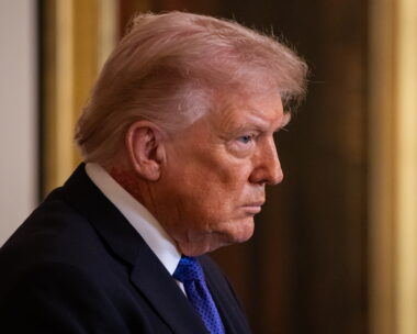 Ο Πρόεδρος Ντόναλντ Τραμπ συμμετέχει σε τελετή απονομής του Μεταλλίου Τιμής στην Ανατολική Αίθουσα του Λευκού Οίκου