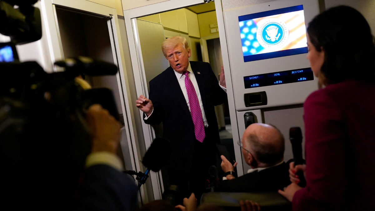 O Ντόναλντ Τραμπ στο Air Force One