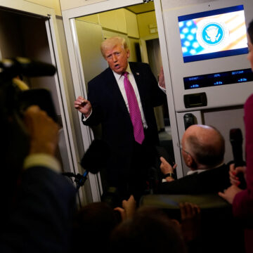 O Ντόναλντ Τραμπ στο Air Force One