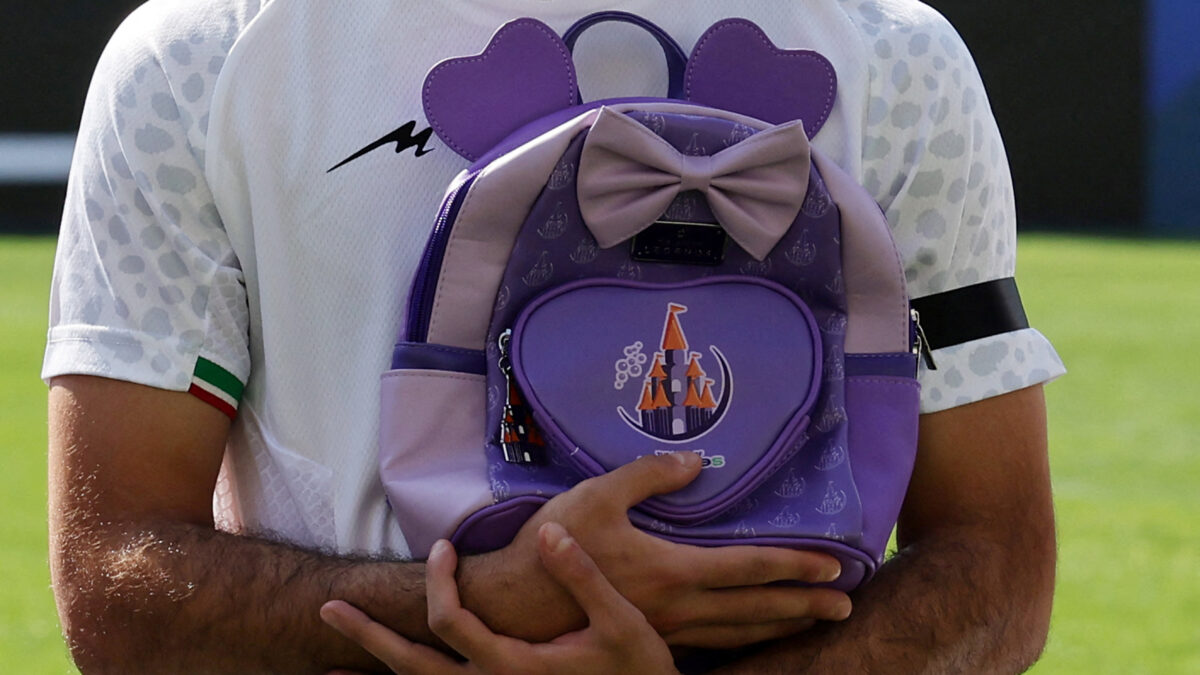 Παίκτης της εθνικής ομάδας του Ιρά