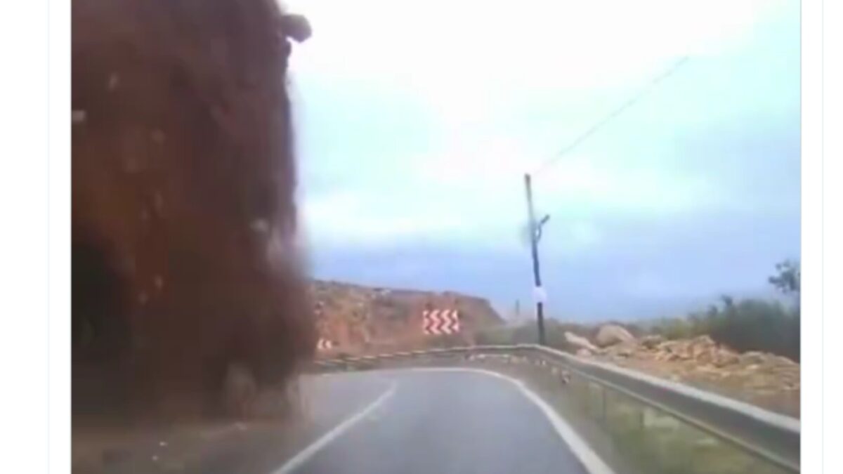 Τουρκία: Βίντεο με τεράστια κατολίσθηση να «πλακώνει» αυτοκίνητο – Σώος ο οδηγός