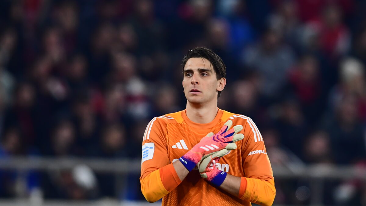 Ο Τζολάκης με τη φανέλα του Ολυμπιακού