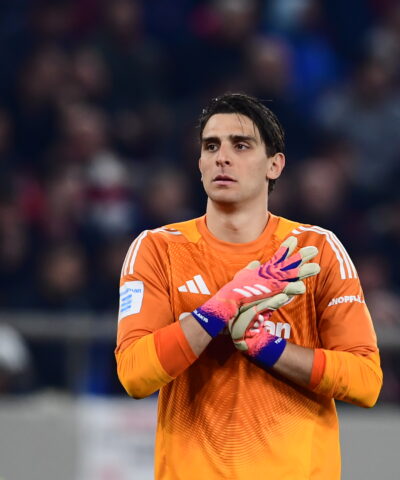 Ο Τζολάκης με τη φανέλα του Ολυμπιακού