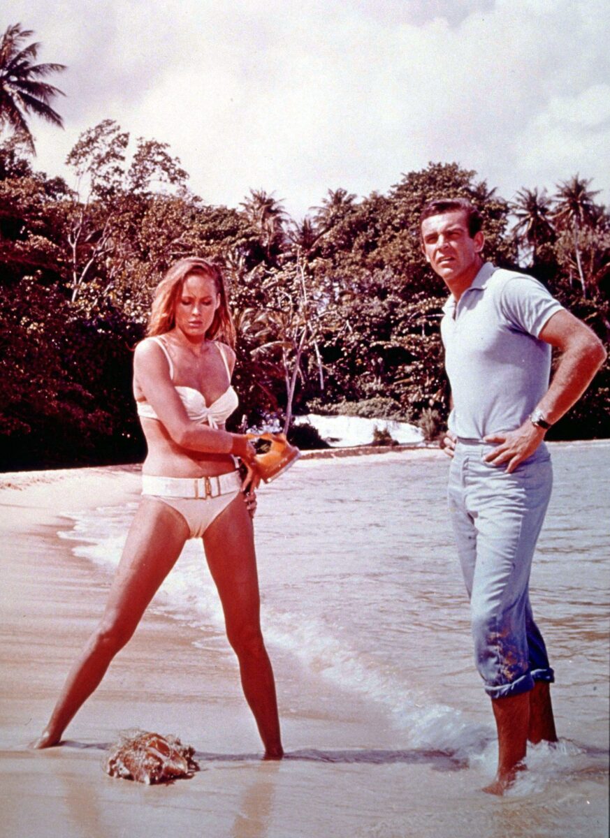 Ούρσουλα Άντρες και Σον Κόνερι στην πρώτης ταινίας του Τζέιμς Μποντ, «Dr. No» του 1962