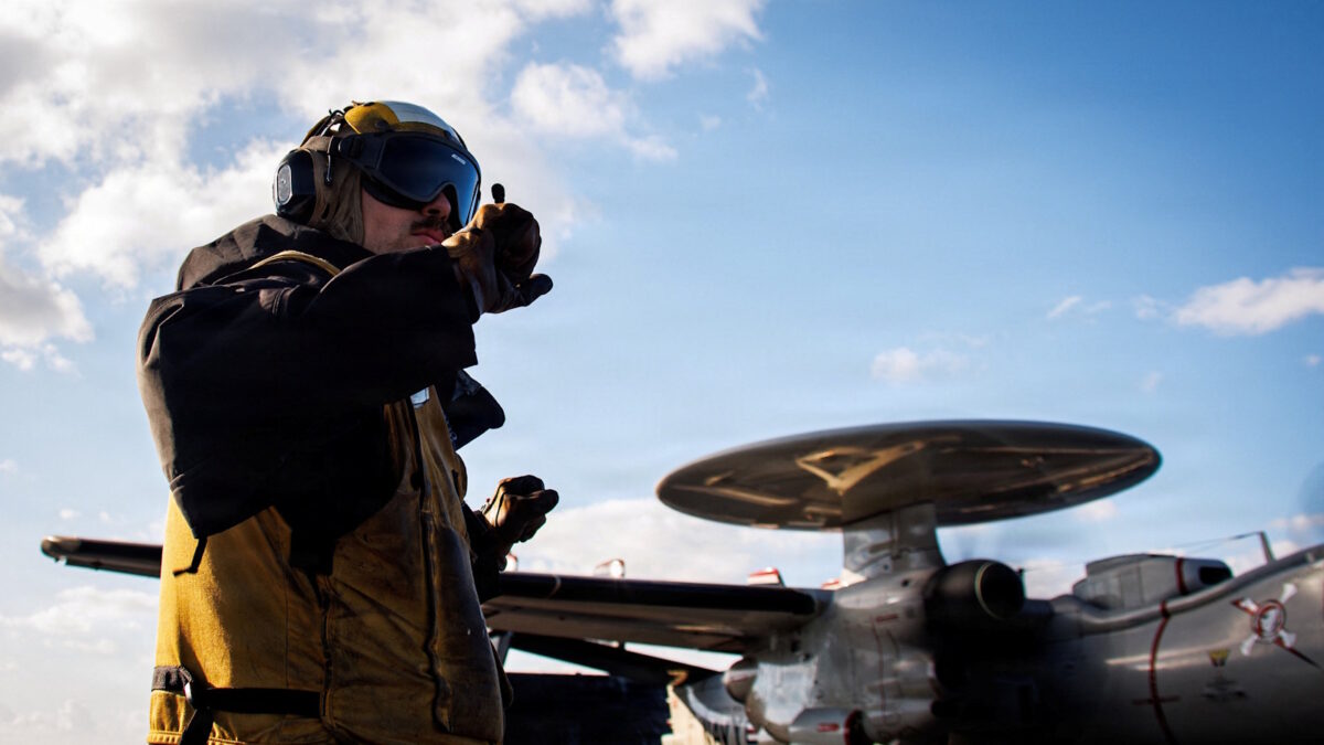 Αμερικανός στρατιώτης στο αεροπλανοφόρο USS Gerald R. Ford