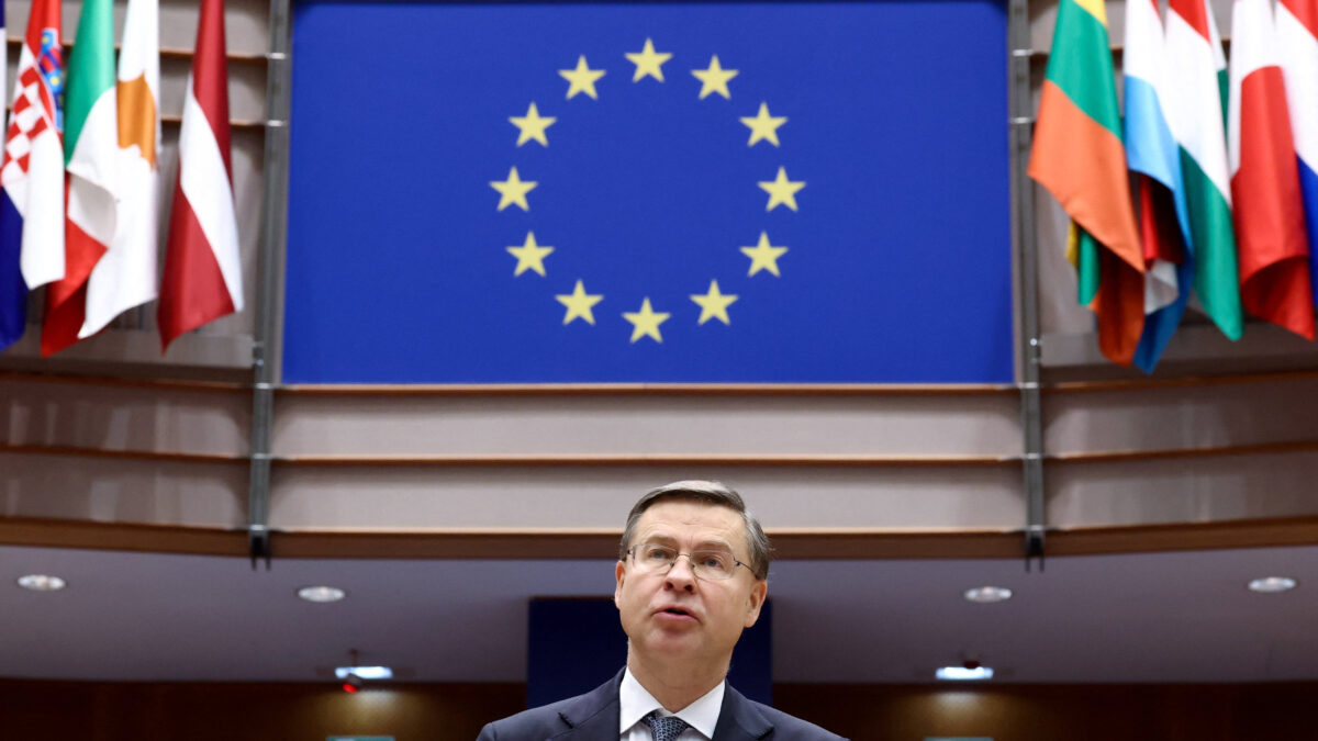 Ο Ευρωπαίος Επίτροπος αρμόδιος για την Οικονομία Βάλντις Ντομπρόβσκις