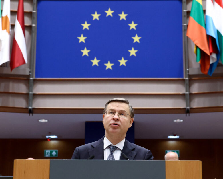 Ο Ευρωπαίος Επίτροπος αρμόδιος για την Οικονομία Βάλντις Ντομπρόβσκις