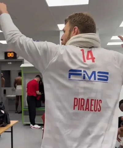 Επικός Βεζένκοφ για Λαρεντζάκη στα αποδυτήρια: «Κερνάει σούσι όλη την ομάδα»